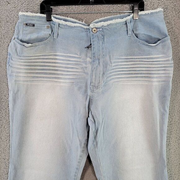 NWOT Revolt Sparkly Jeans Sz 24 - Picture 3 of 8